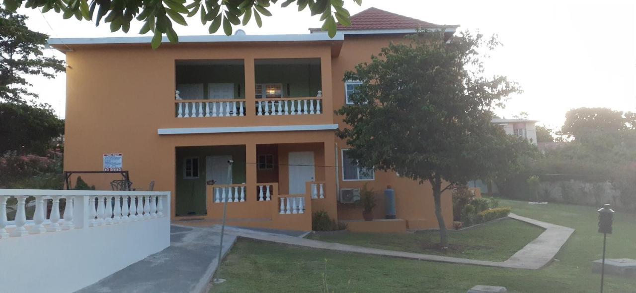 Bed and Breakfast Modrians Runaway Bay Exterior foto