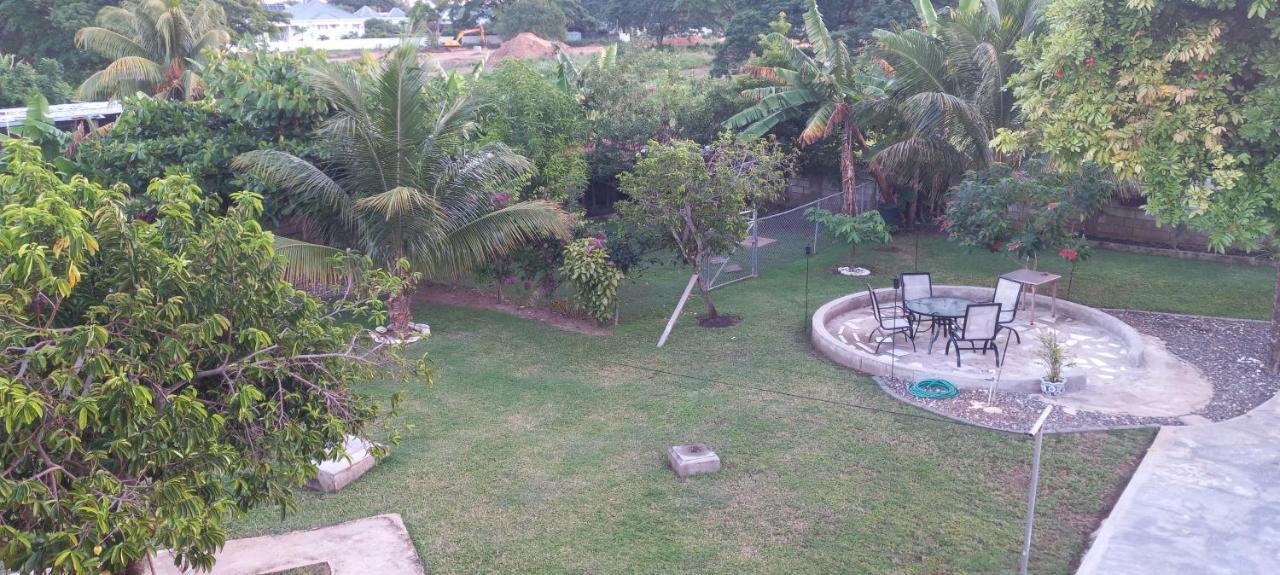 Bed and Breakfast Modrians Runaway Bay Exterior foto