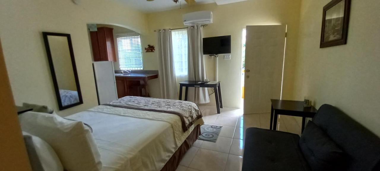 Bed and Breakfast Modrians Runaway Bay Exterior foto