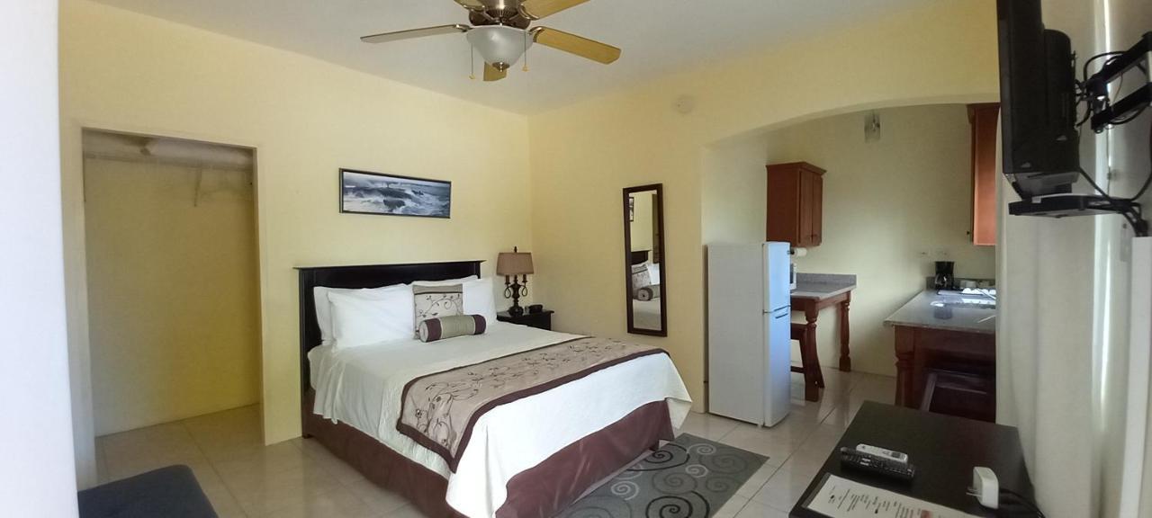 Bed and Breakfast Modrians Runaway Bay Exterior foto