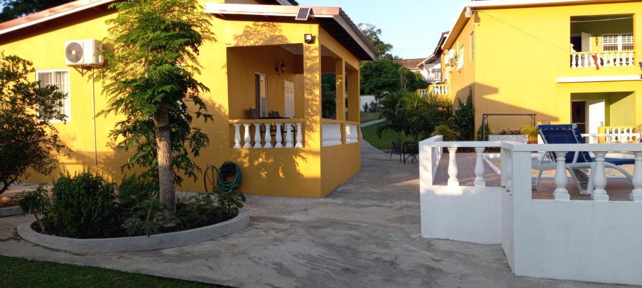 Bed and Breakfast Modrians Runaway Bay Exterior foto