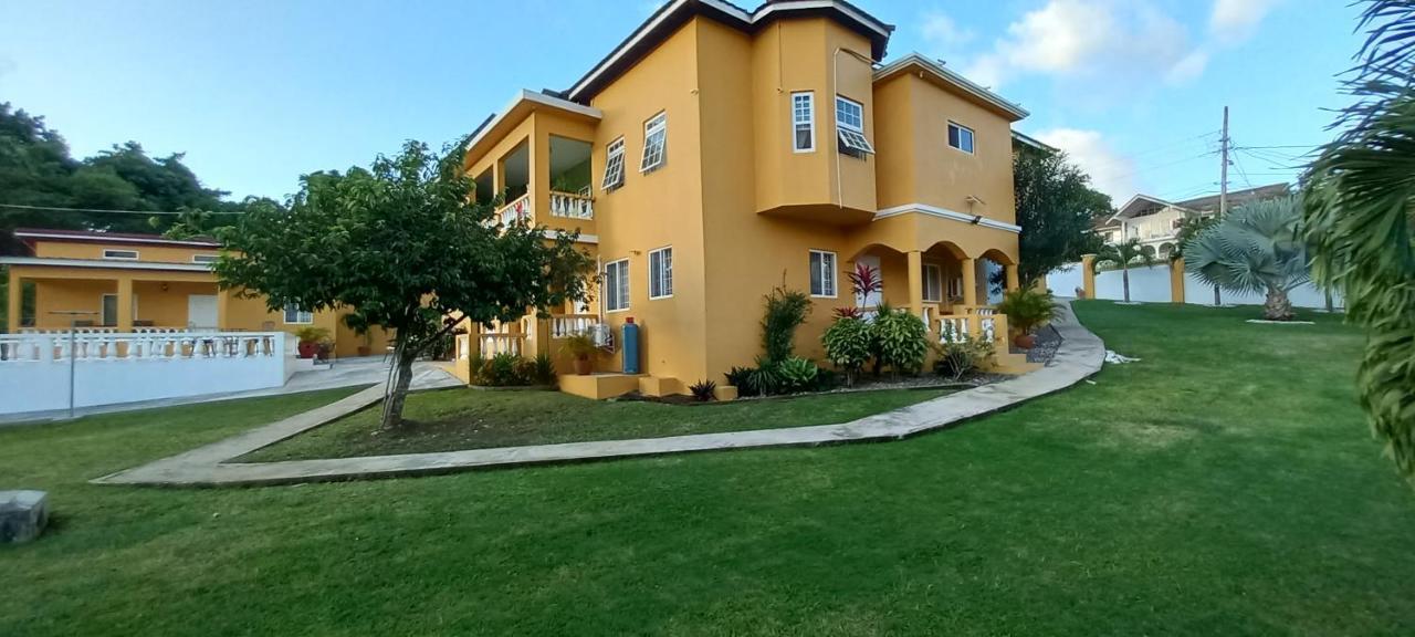 Bed and Breakfast Modrians Runaway Bay Exterior foto