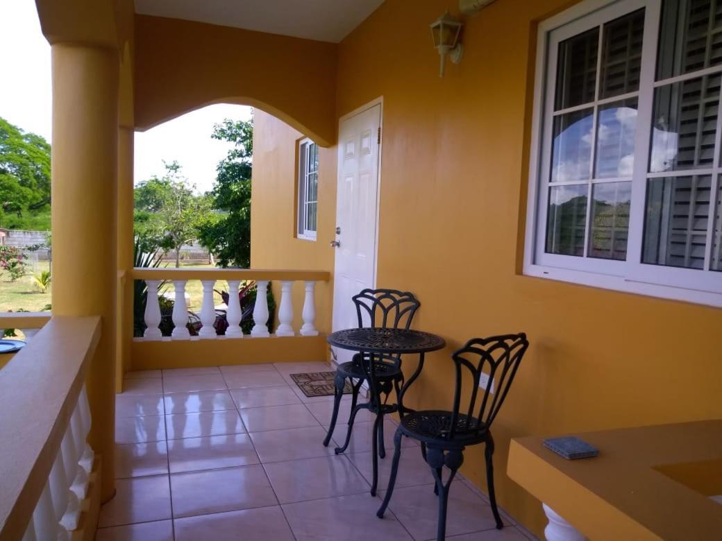 Bed and Breakfast Modrians Runaway Bay Exterior foto